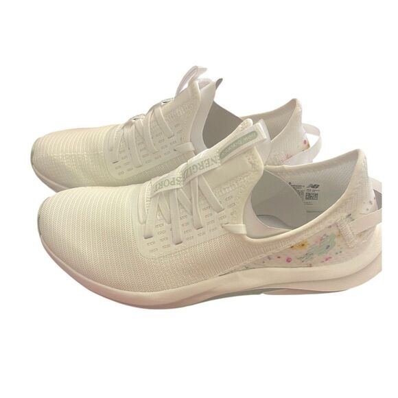 New Balance Womens 9 Sneakers White Flowers DynaSoft Nergize Sport v2 Slip On - Picture 1 of 11